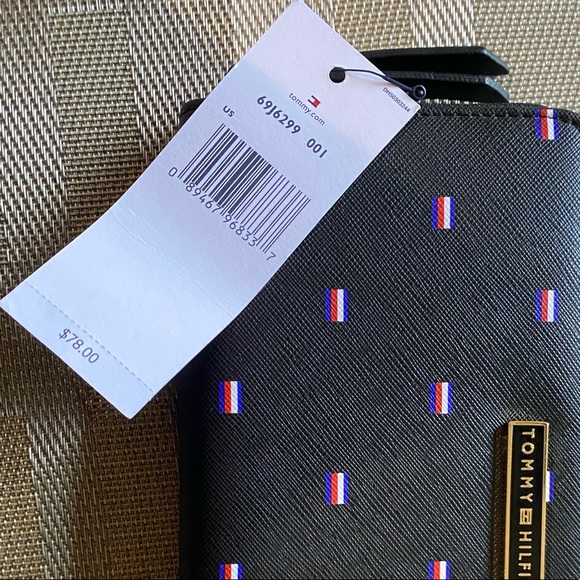 NWT Tommy Hilfiger - Picture 3 of 4